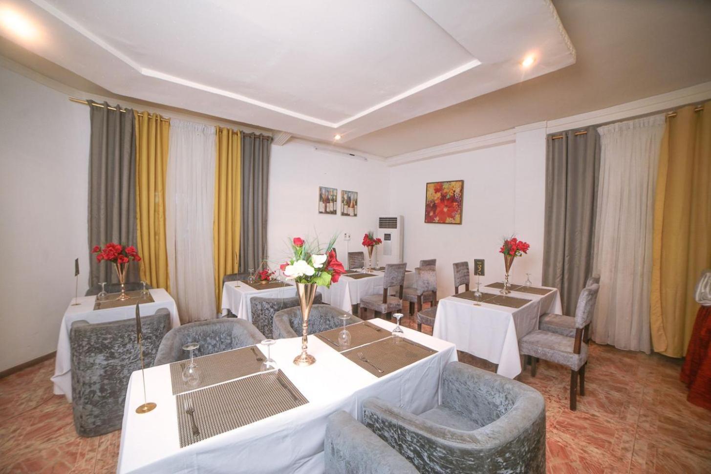 Les Résidences de la Providence - Appart Hotel Yaoundé Esterno foto